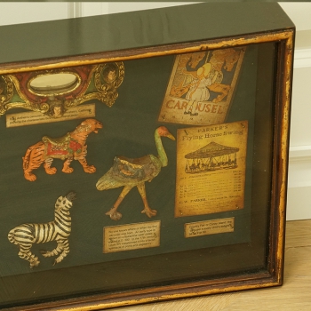 Vitrine Schaukasten Karussell