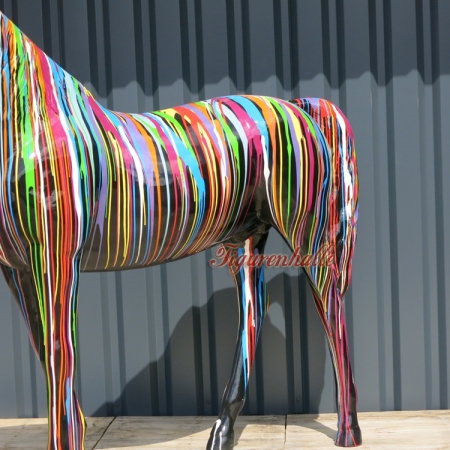 Art Dekoration bunt Museum Gartenfigur