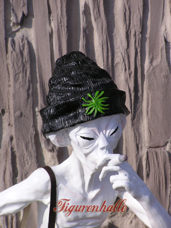 Preview: Smoking alien