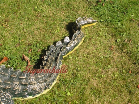 lebensechtes Krokodile als Deko