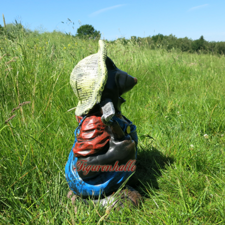 Garden gnome figure