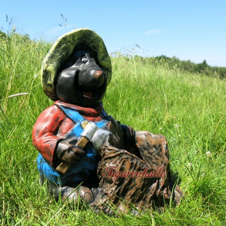 Maulwurf mit Subkarren als Gartenzwerg