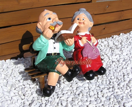 Preview: Rentner auf Bank