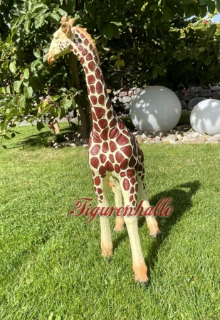 Preview: Giraffe Statue