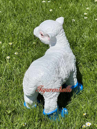 Preview: Little lamb with boots