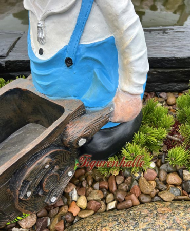 Seal in dungarees as a figure