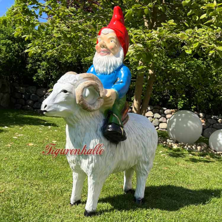 Gartenzwerg Figur und Schaf reiter