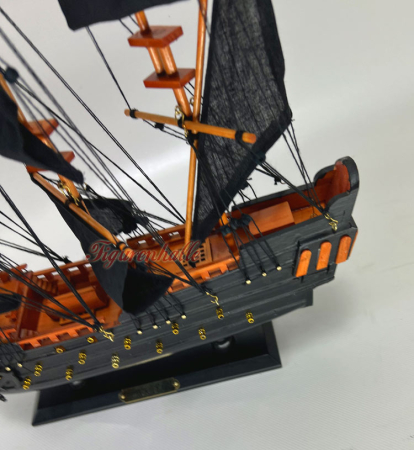 Preview: Black Pearl Piratenschiff Standmodell Modell