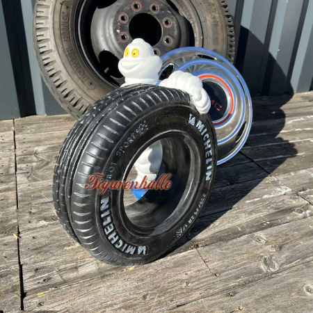 Preview: Michelin Antik 50er Statue