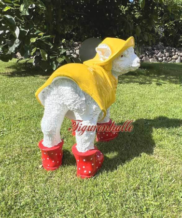 Preview: Schaf Lamm mit Regenmantel und Gummistiefeln Statue Gartenfigur