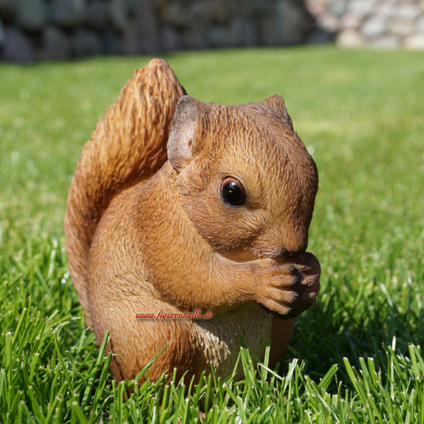 Squirrel figure