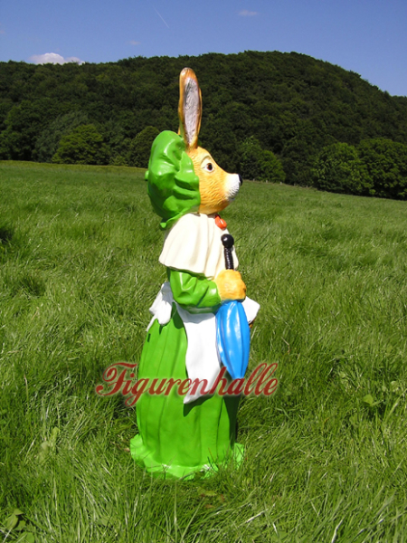 Osterhase als Häsin seitlich Gartenfigur Österlich