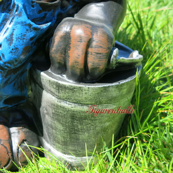 Mole with bucket figure