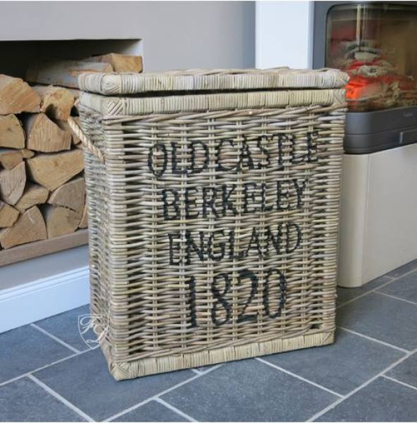 Ratan chest with lid and Maison lettering in French country house style.