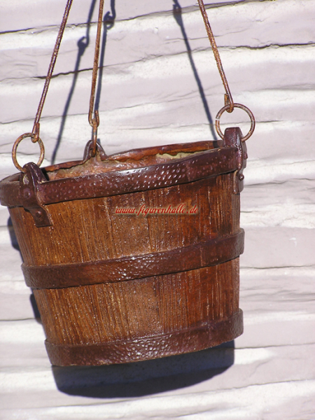 Flower pot for wall mounting