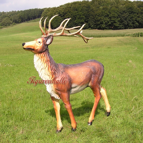 Hirsch Figur lebensgroß