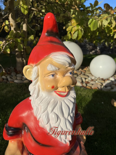 Gartenzwerg mit Schubkarre