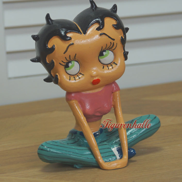 Betty Boop Figur im Schneidersitz
