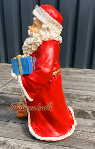 Winterliche Außenfigur als Deko