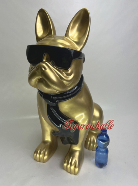 Red lacquer dog with sunglasses in summer deco look