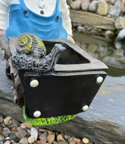 Seal Garden figure with wheelbarrow
