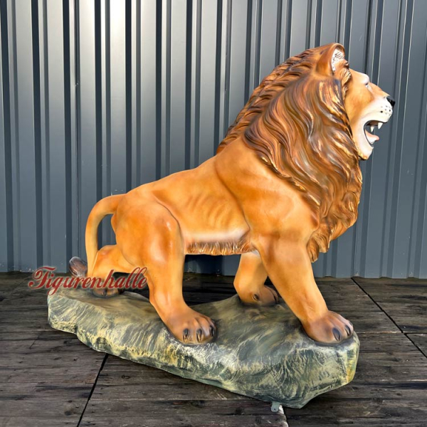 Giant lion statue for the courtyard entrance