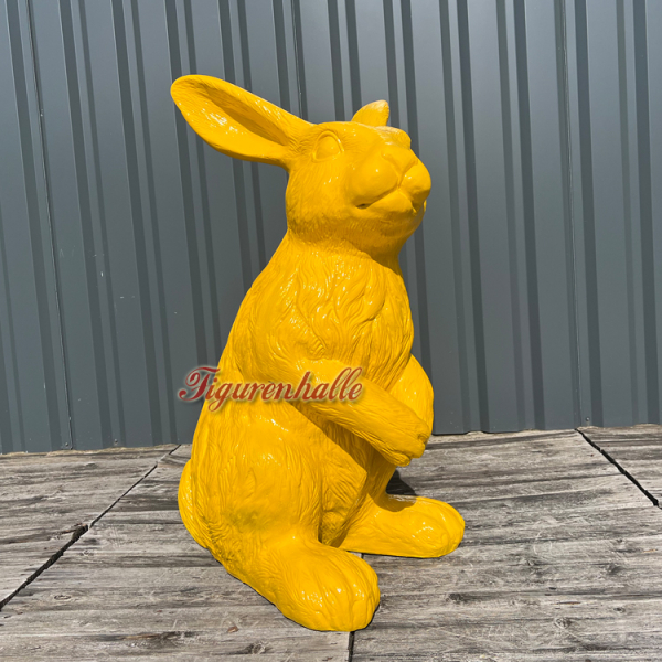 Osterhase Werbefigur tollem poppigem Gelb