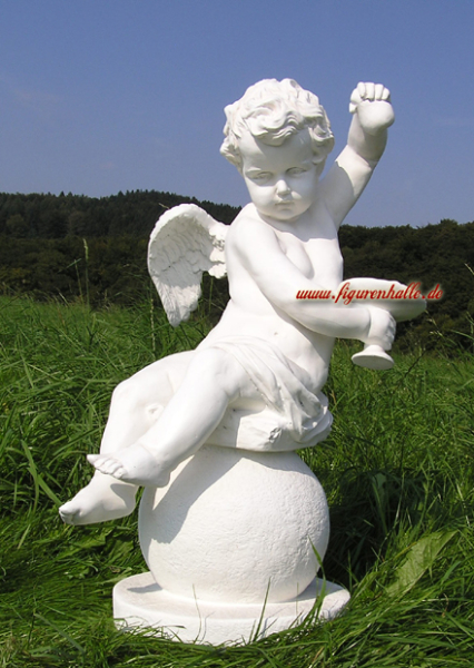 Engel auf Kugel