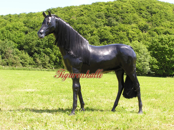 Schwarzes Pferd Figur