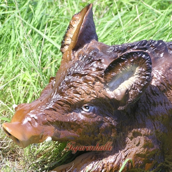 Hunting wild boar stand-up figure