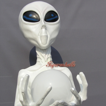 Alien life statue