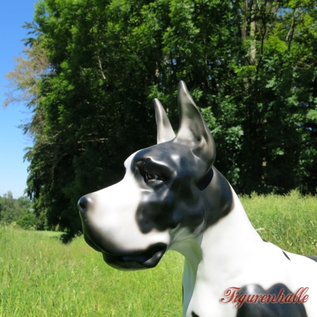 Dogge Gartenfigur