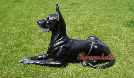 Schwarze Dogge als Dekofigur