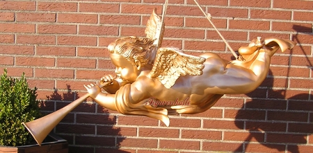 Winterlicher Gold Engel