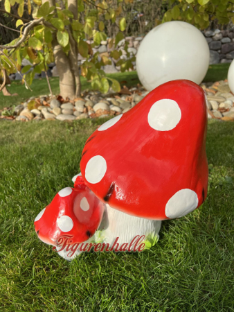 Preview: Gartenzwerg am Pilz liegend Figur Preview: Fantasie Zwerg im Märchenwld fIGUR