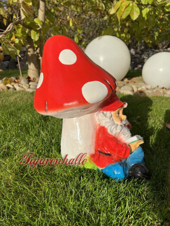 Preview: Gartenzwerg am Pilz liegend Figur Preview: Wald Zwerg Natur Schrebergarten