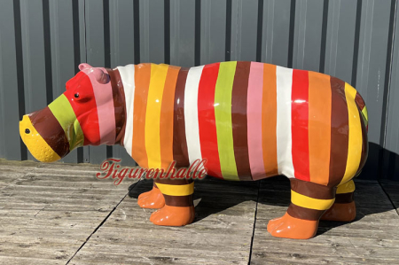 Lustig gestreiftes Nilpferd als Figur