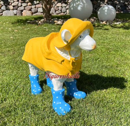 Preview: Schaf mit Regenmantel und Stiefel in blau Preview: Schaf Figur Stiefel Blau gepunktet