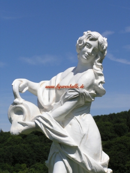 Preview: Gartenfigur weiß Frau mit Ampfohre Preview: Gartenfigur weiß Frau mit Ampfohre
