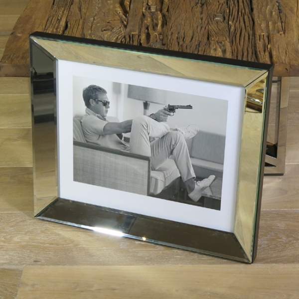 Wandbild Steve McQueen mit Pistole King of Cool