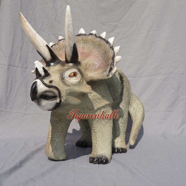 Three horn model figure
