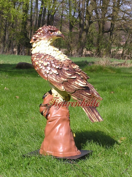 Raubvogel Skulptur