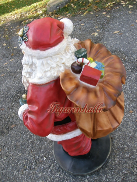Weihnachtsmann Statue