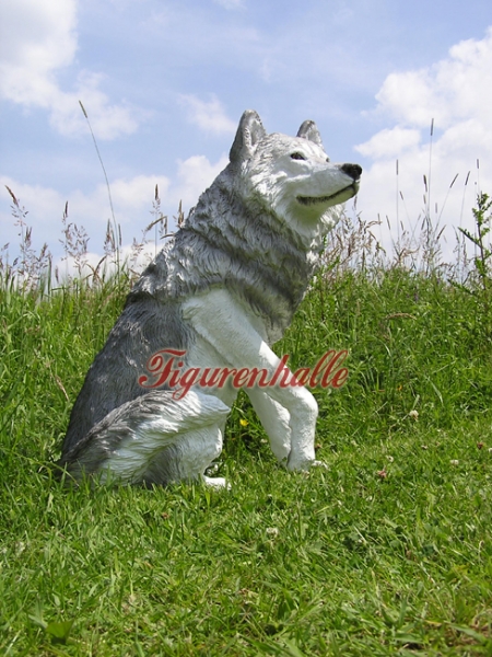 Wolf sculpture