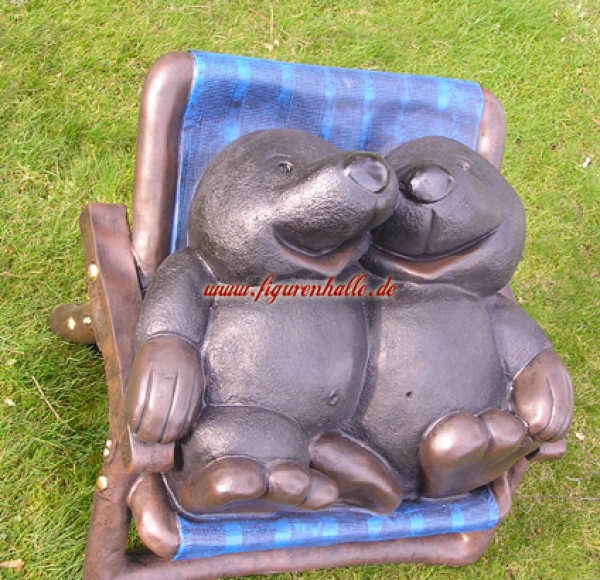 Mole in deck chair