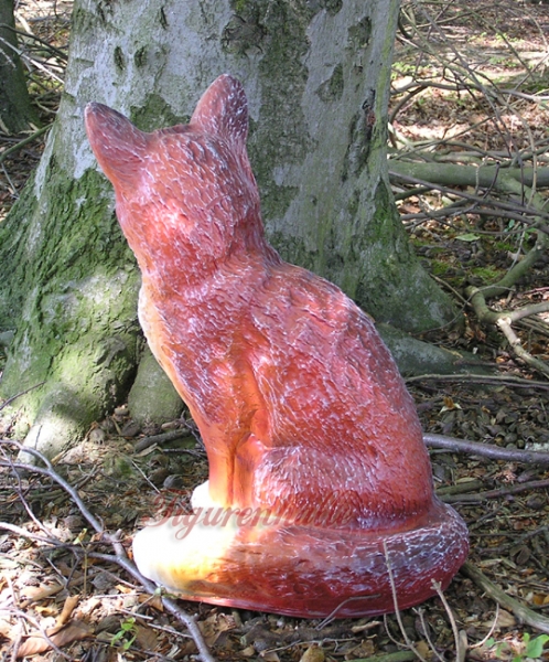 Red fox figure