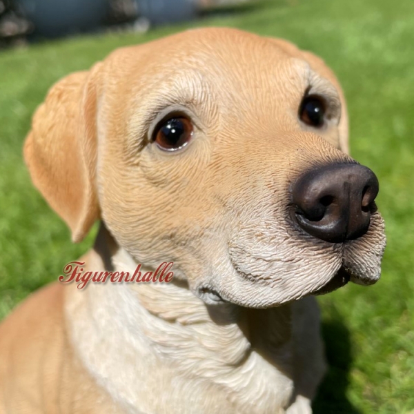 Labrador figurine