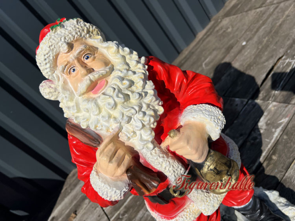 Winterliche Dekoidee als Statue im Advent