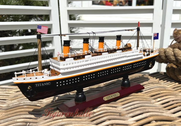 Travel Ship Titanic Decoration Office